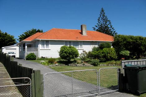 Photo of property in 88 Main Road, Titahi Bay, Porirua, 5022
