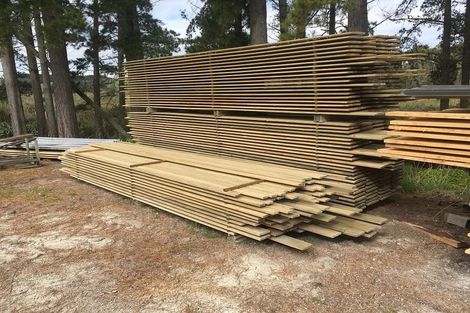 Photo of property in 94 Tinopai Road, Matakohe, 0593