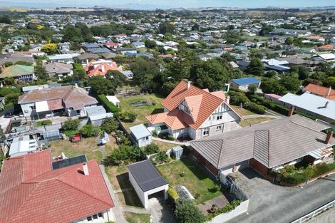 Photo of property in 76 Wharfe Street, South Hill, Oamaru, 9400