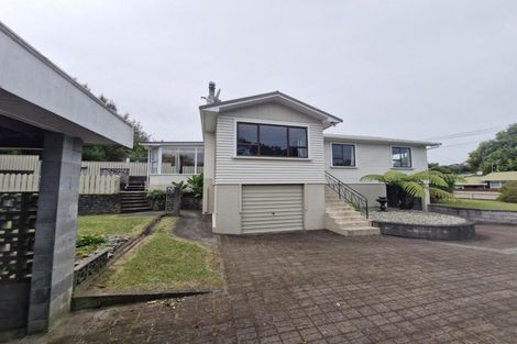 Photo of property in 5 Hillside Crescent, Westown, New Plymouth, 4310
