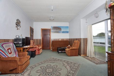 Photo of property in 7 Ngahina Street, Marton, 4710