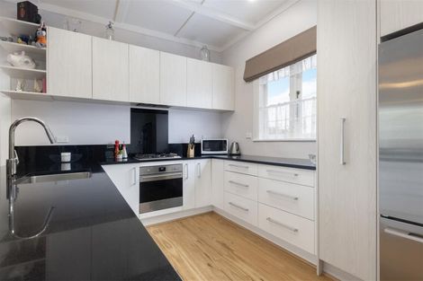 Photo of property in 86 Astley Avenue, New Lynn, Auckland, 0600