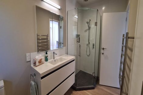 Photo of property in 16 Valdese Rise, Browns Bay, Auckland, 0630