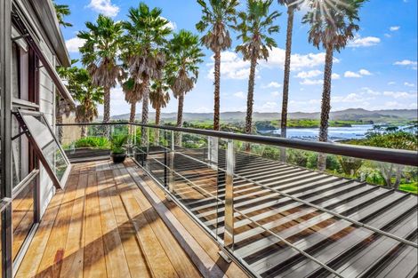 Photo of property in 5 Kotare Place, Sandspit, Warkworth, 0982