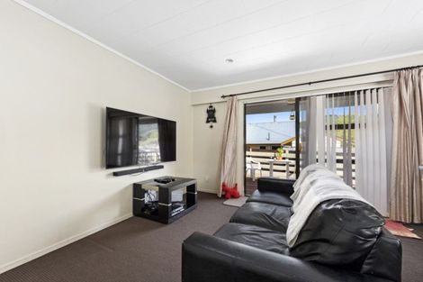 Photo of property in 68a Gemstone Drive, Birchville, Upper Hutt, 5018