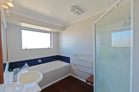 Photo of property in 96 Ayrshire Drive, Grandview Heights, Hamilton, 3200