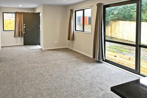 Photo of property in 121 Flanshaw Road, Te Atatu South, Auckland, 0610