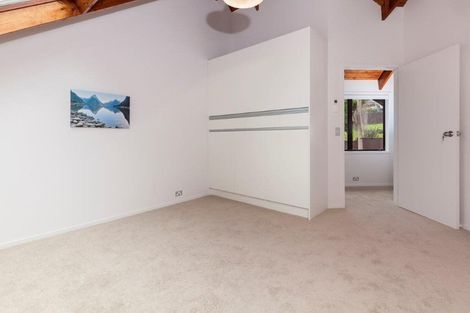 Photo of property in 2 George Laurenson Lane, Mount Roskill, Auckland, 1041