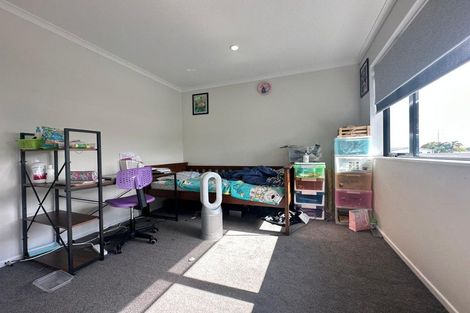 Photo of property in 18 Noia Way, Karaka, Papakura, 2113