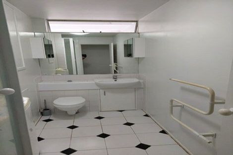 Photo of property in 17/67 Princes Street, Northcote Point, Auckland, 0627