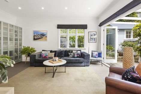 Photo of property in 56 Glen Road, Kelburn, Wellington, 6012