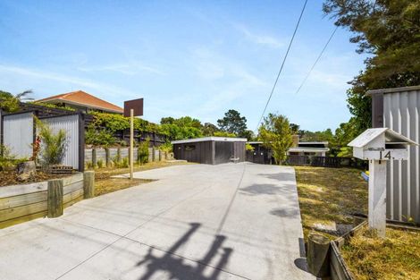 Photo of property in 14 Fairmount Road, Titirangi, Auckland, 0604