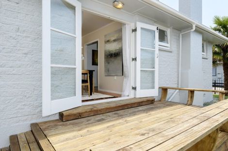 Photo of property in 20 Queen Road, Bellevue, Tauranga, 3110