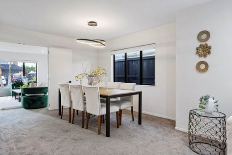 Photo of property in 1 Coachman Drive, Flat Bush, Auckland, 2016