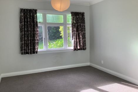 Photo of property in 3 Singers Road, Korokoro, Lower Hutt, 5012