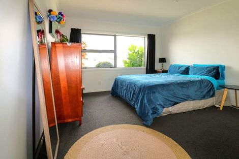Photo of property in 1 Medallion Court, Kelvin Grove, Palmerston North, 4414