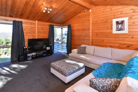 Photo of property in 44 St Annes Crescent, Wattle Downs, Auckland, 2103