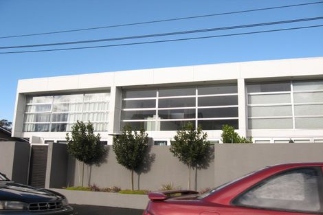 Photo of property in 12 Holly Road, St Albans, Christchurch, 8014