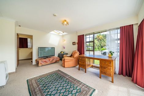 Photo of property in 11 Observatory Close, Whitby, Porirua, 5024