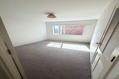Photo of property in 2/71 Browns Bay Road, Browns Bay, Auckland, 0630