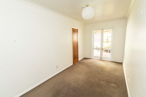 Photo of property in 192 Sutherland Road, Lyall Bay, Wellington, 6022