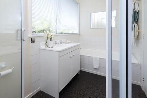 Photo of property in 112 Gills Road, Bucklands Beach, Auckland, 2014