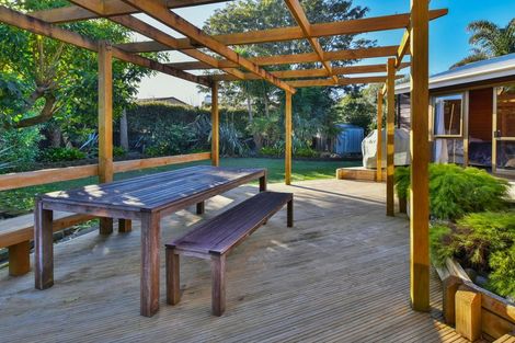 Photo of property in 44 St Annes Crescent, Wattle Downs, Auckland, 2103