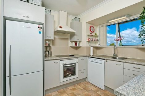 Photo of property in 1/9 Lancelot Place, Glenfield, Auckland, 0629