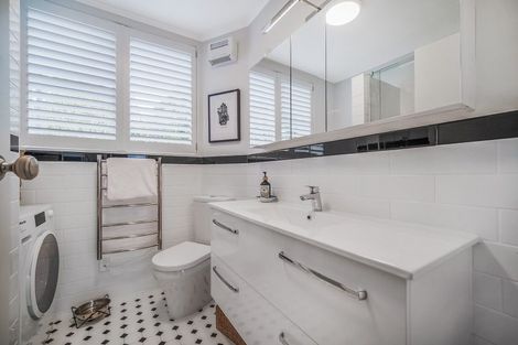 Photo of property in 13a Emmett Street, Herne Bay, Auckland, 1011