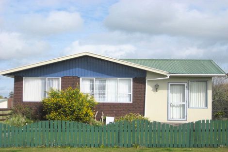 Photo of property in 11 Oberon Street, Stratford, 4332