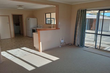 Photo of property in 10 Erskine Street, Tuatapere, 9620