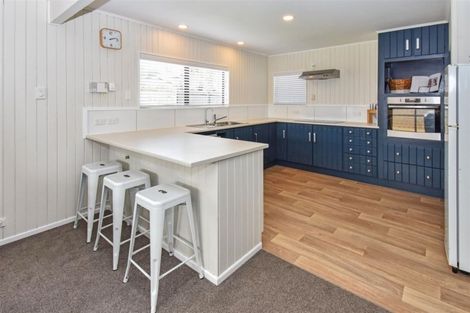 Photo of property in 17 Mellsop Avenue, Waiuku, 2123