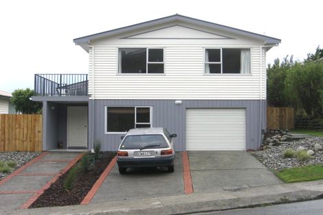 Photo of property in 30 Fitzpatrick Street, Newlands, Wellington, 6037