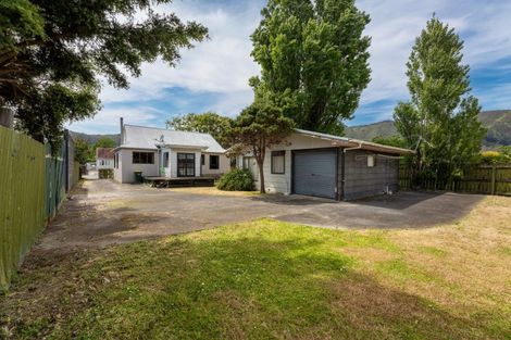Photo of property in 2 Gibson Crescent, Naenae, Lower Hutt, 5011