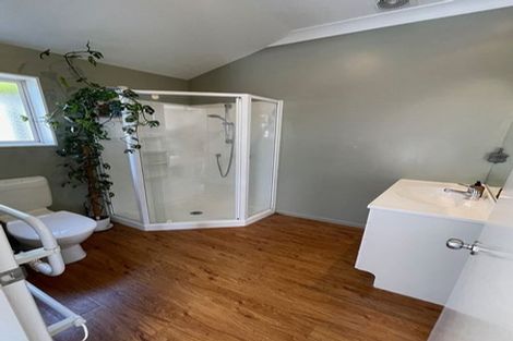 Photo of property in 35 Erlestoke Crescent, Churton Park, Wellington, 6037