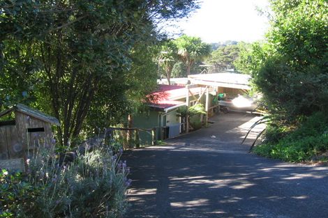 Photo of property in 4 Dorothy Road, Laingholm, Auckland, 0604