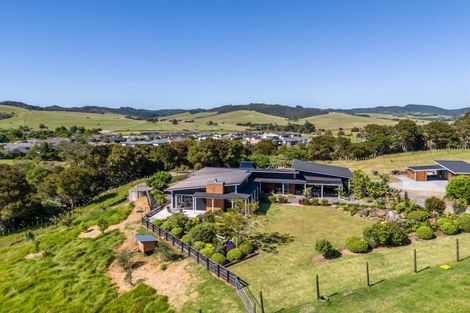 Photo of property in 65 Jamesons Esplanade, Haruru, 0204