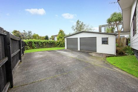 Photo of property in 12 Sandgate Avenue, Botany Downs, Auckland, 2010