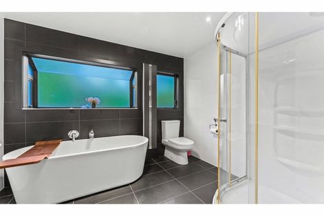 Photo of property in 61 Pemberton Avenue, Bayview, Auckland, 0629