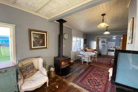 Photo of property in 2 York Street, Eltham, 4322