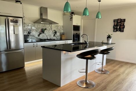 Photo of property in 11 Te Wiremu Lane, Otaki, 5512