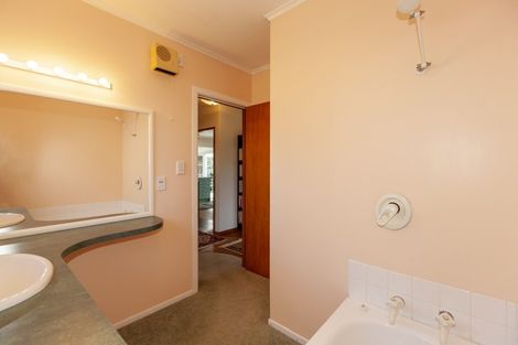 Photo of property in 21 Alexander Road, Raumati Beach, Paraparaumu, 5032