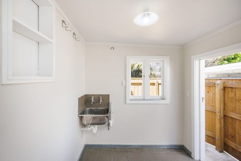 Photo of property in 6 London Terrace, Awapuni, Palmerston North, 4412