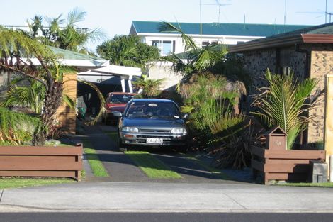 Photo of property in 8 West Hoe Road, Orewa, 0931