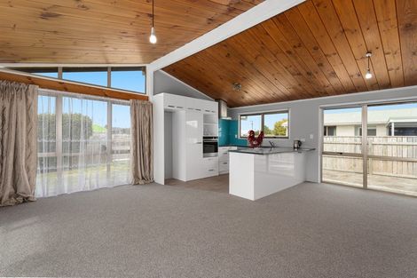 Photo of property in 49 Rata Avenue, Edgecumbe, 3120