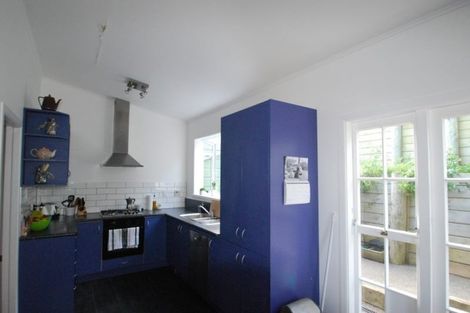 Photo of property in 12 Jackson Street, Island Bay, Wellington, 6023