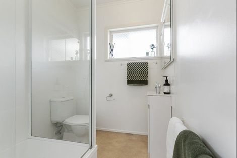 Photo of property in 2/21 Evelyn Place, Hillcrest, Auckland, 0627