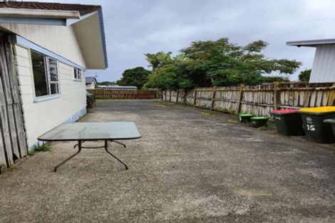 Photo of property in 15 Bundena Place, Clendon Park, Auckland, 2103