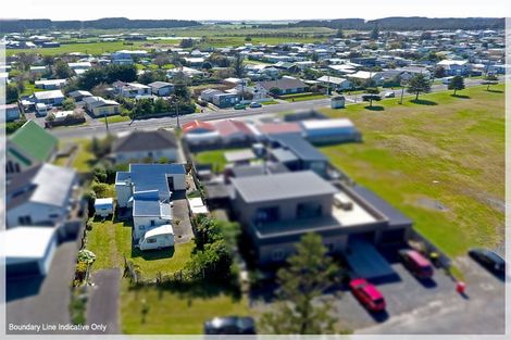 Photo of property in 26 Hall Place, Foxton Beach, Foxton, 4815