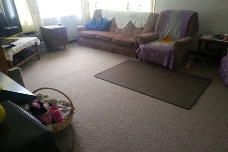 Photo of property in 32 View Road, Henderson, Auckland, 0612